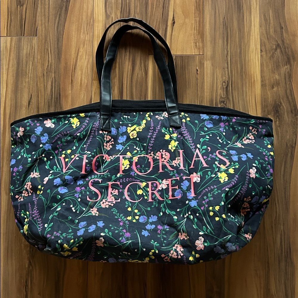 Victoria's Secret Floral Canvas Weekender Bag - Picture 4 of 7